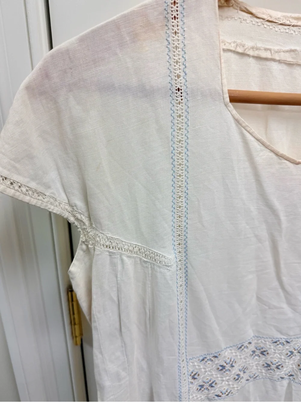 1920’s Antique Hand Embroidered Linen Chevron Lace Cottagecore Cream Lawn Dress - Picture 5 of 16
